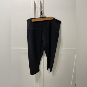Athleta Elation Capri in Black
